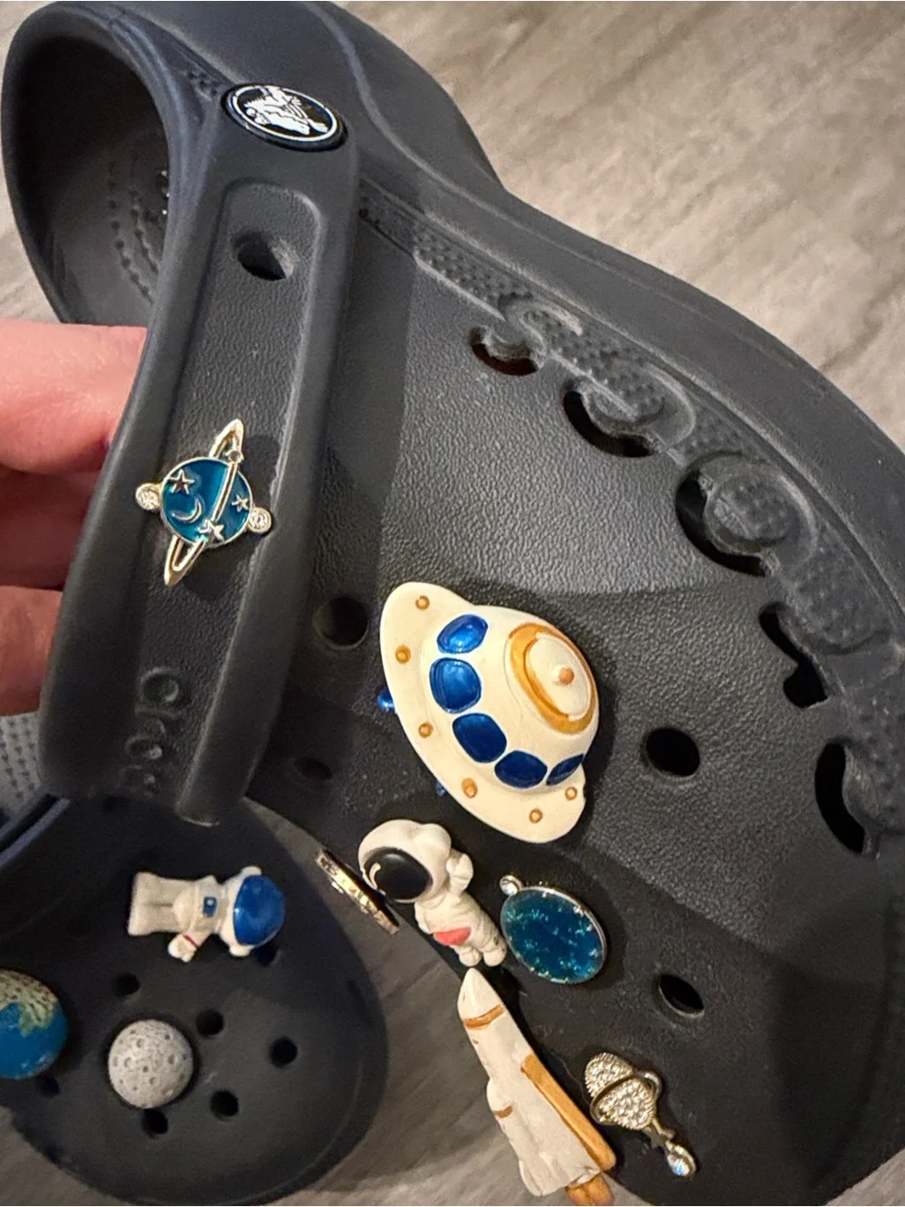 CROCS Baya clogs platforms W5 with charms
